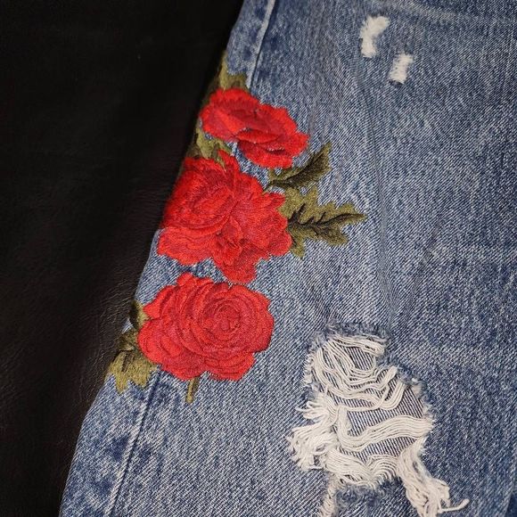 Levi's Womens 501 Embroidered Rose Distressed Button Fly Jeans 25 x 26 - Picture 4 of 5